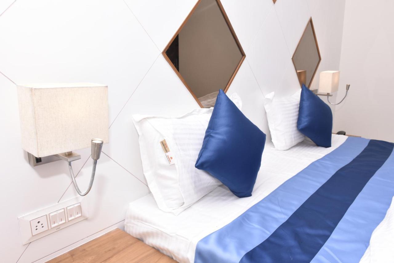 Hotel Golden Palace & Rooms Hālol 外观 照片